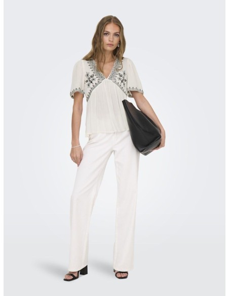 JDYHARPER S/S V-NECK EMBROIDERY TOP