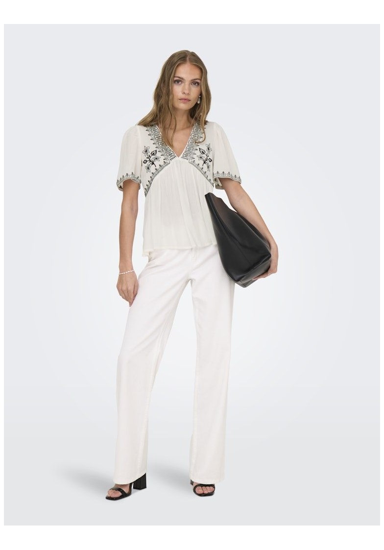 JDYHARPER S/S V-NECK EMBROIDERY TOP