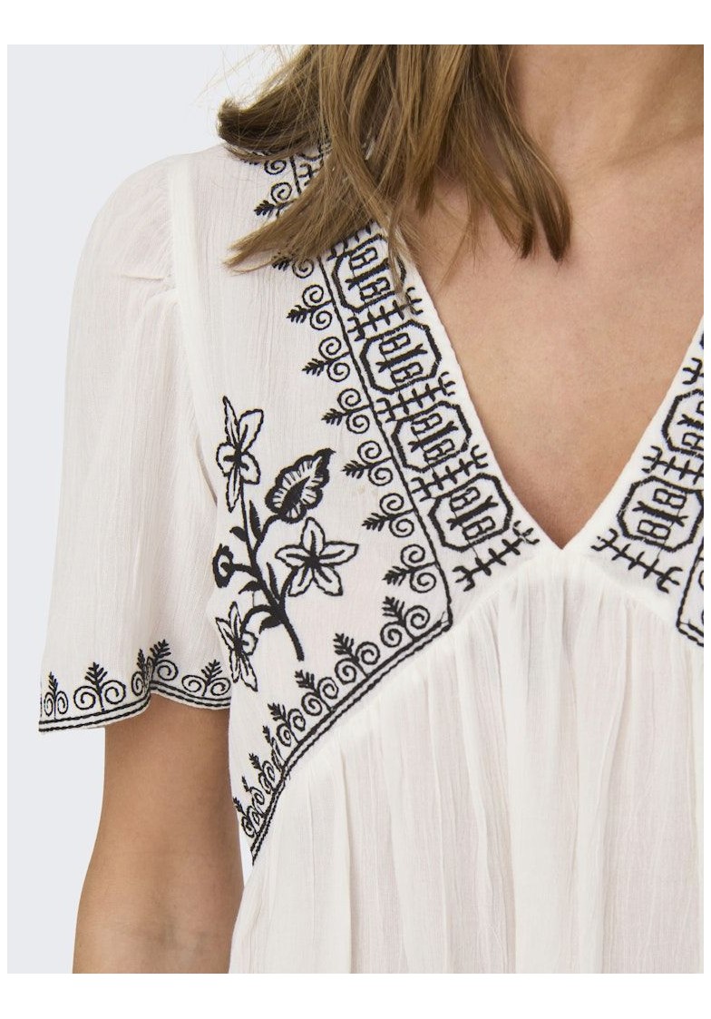 JDYHARPER S/S V-NECK EMBROIDERY TOP
