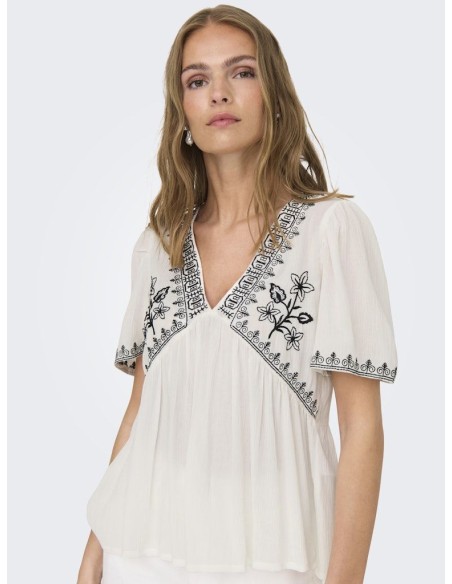 JDYHARPER S/S V-NECK EMBROIDERY TOP
